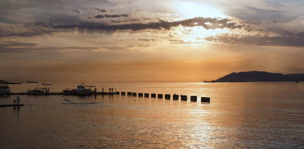 Günbatımı denizde